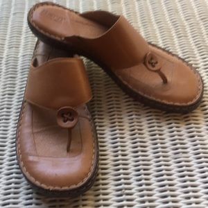 Women’s thong sandals